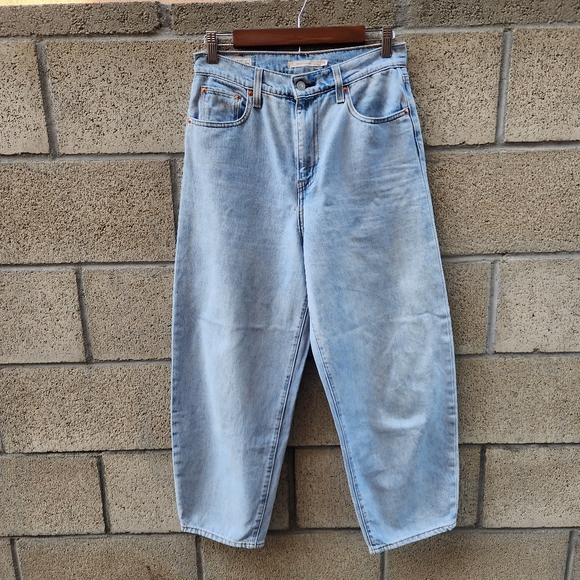 Levis Balloon Leg Light Wash Jeans Womens Size 28